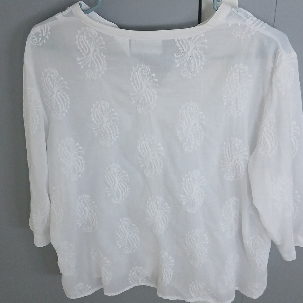 Alfred Dunner White Embroidered Women's Top sz 14P. FL - Picture 2 of 4